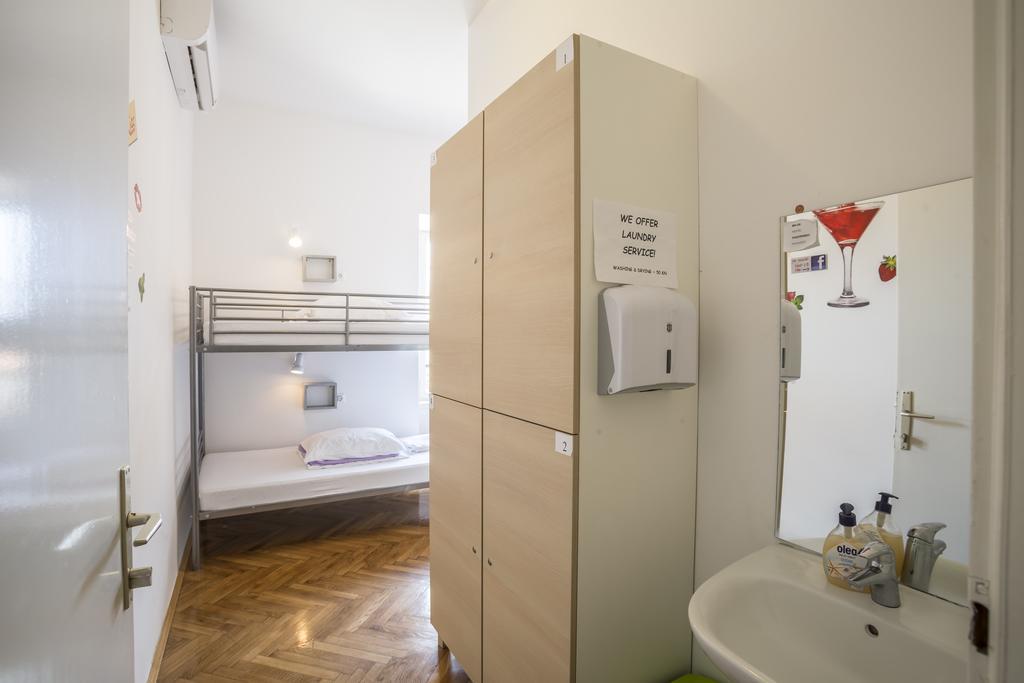 Downtown Hostel سبليت المظهر الخارجي الصورة